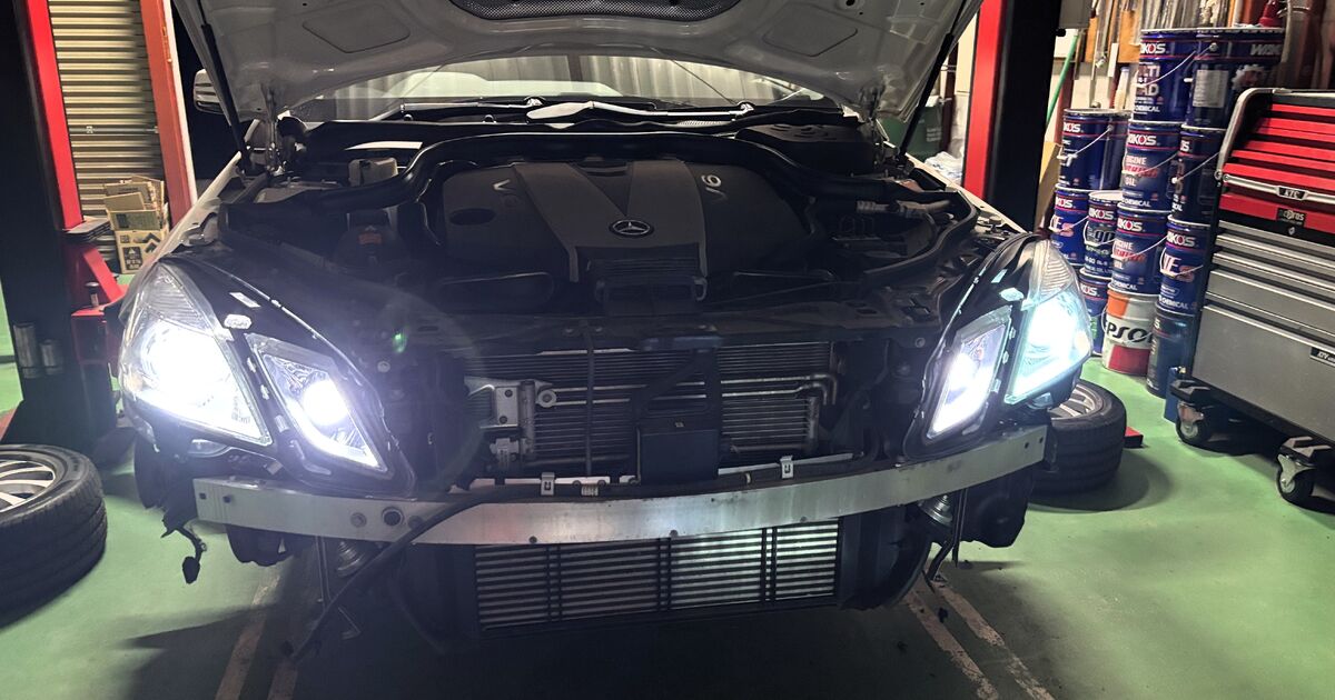 メルセデスベンツE350（W212）ヘッドライトバルブ交換 | ブログ | 横浜 